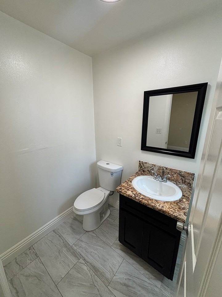 1229 1/2 West Gage Avenue - Photo 6 of 9