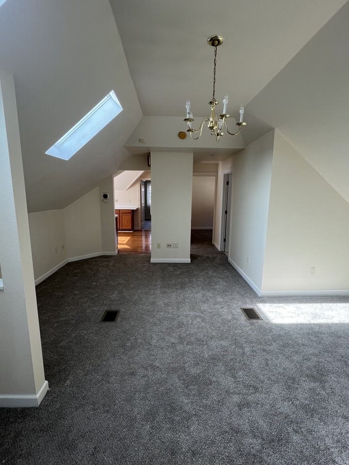 2818A N 55th St Uppr - Photo 2 of 17