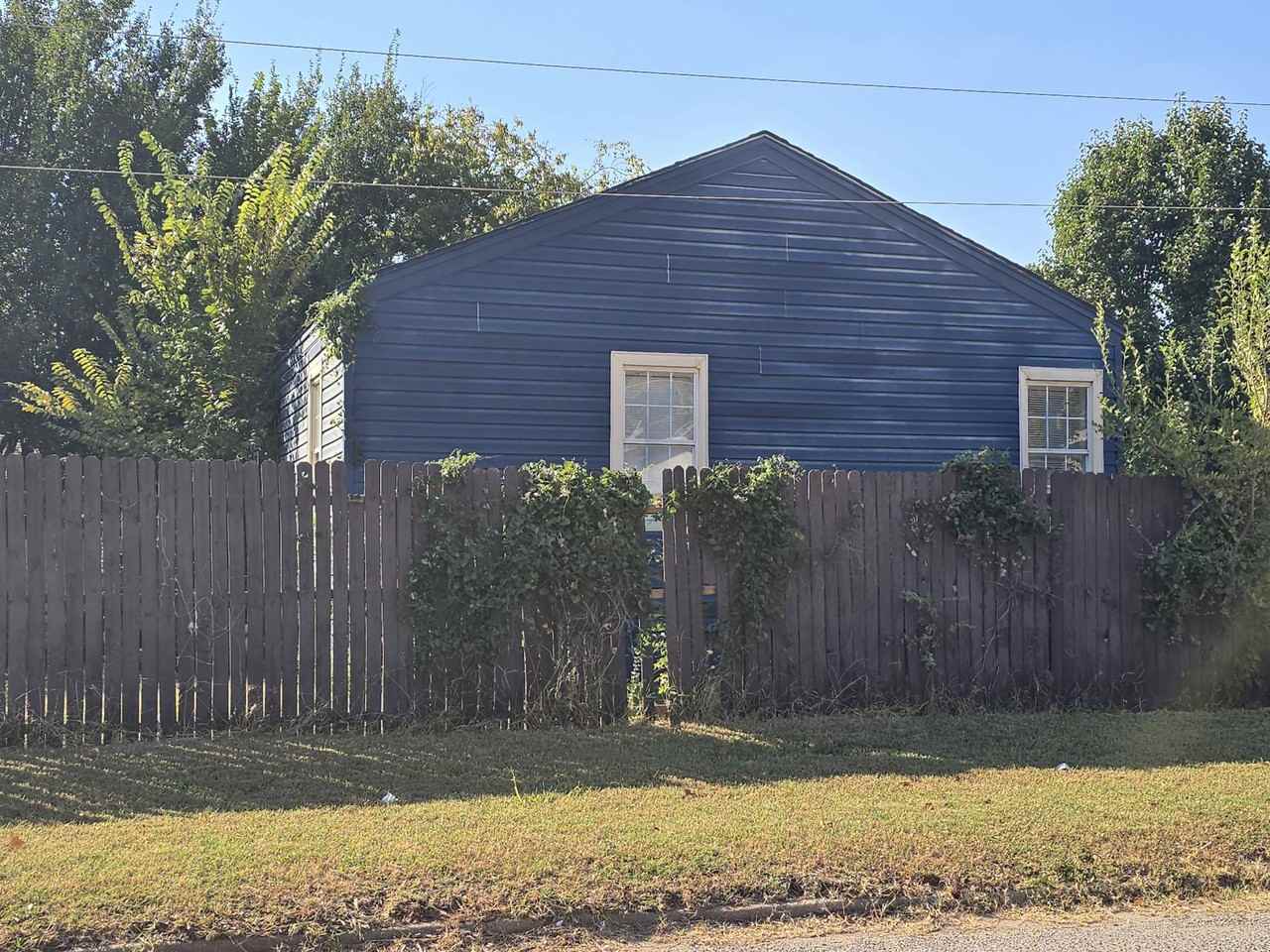 3100 Nw 33rd St #1 - Photo 2 of 7