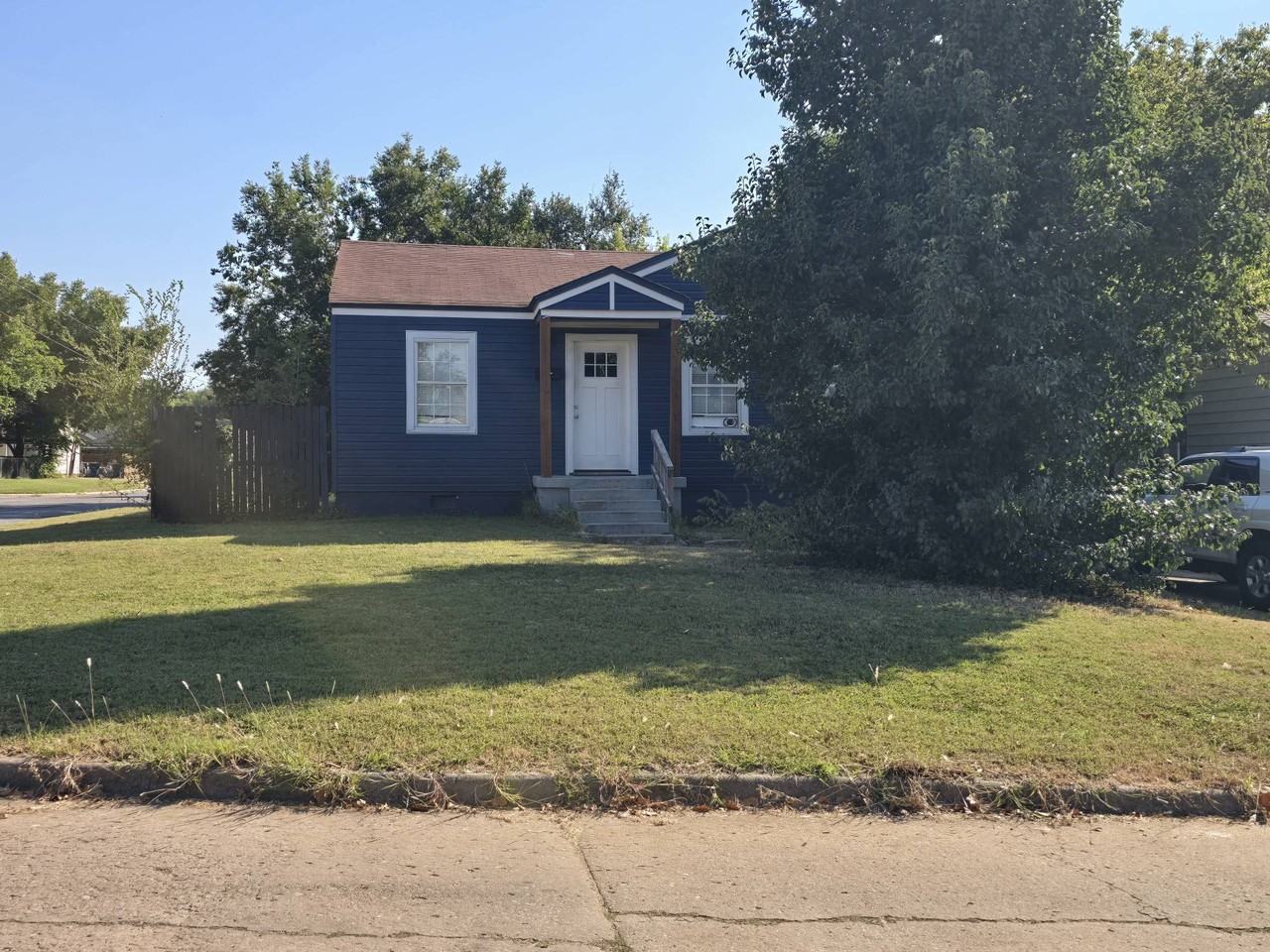 3100 Nw 33rd St #1 - Photo 3 of 7