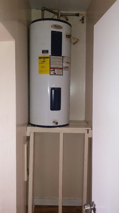 305 Abingdon Ave Nw #305 - Photo 6 of 18