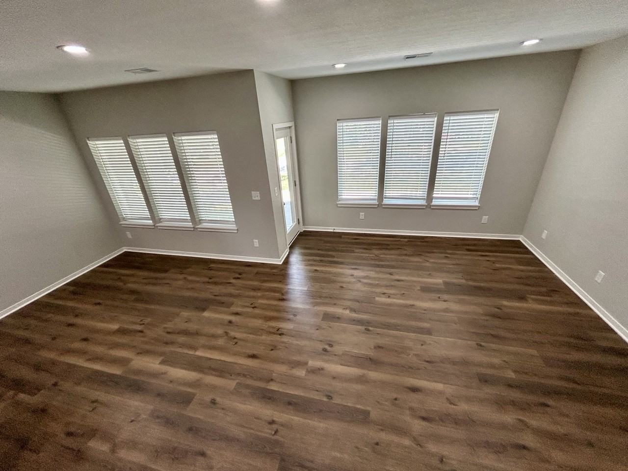 33065 W 82nd St #1 - Photo 5 of 16