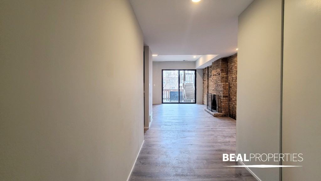 2908 N Broadway St - Photo 3 of 29