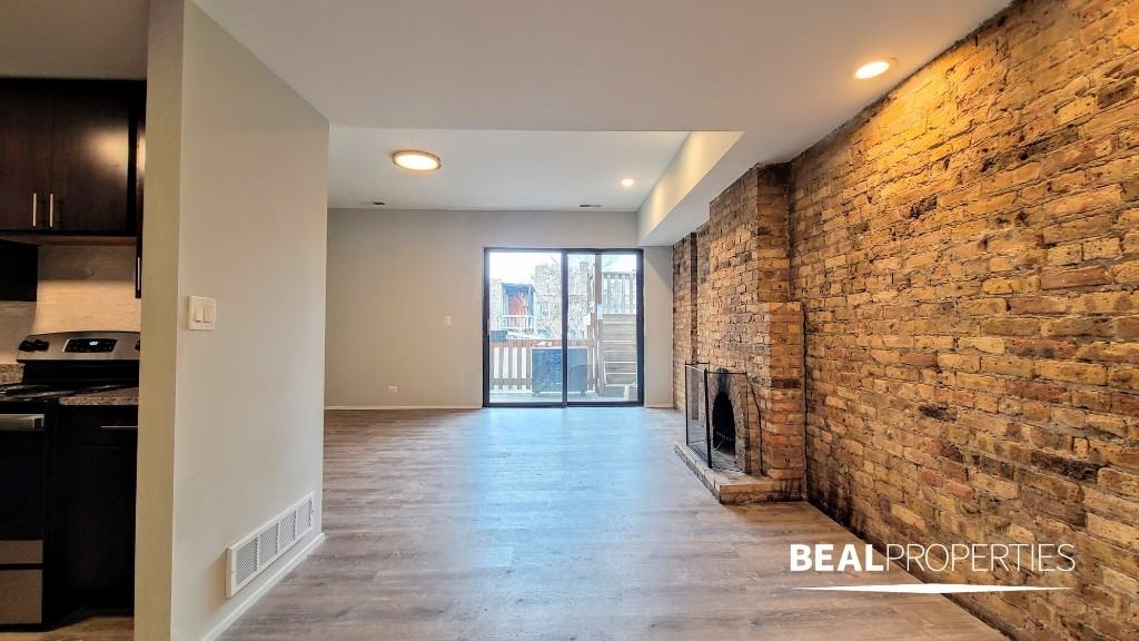 2908 N Broadway St - Photo 4 of 29
