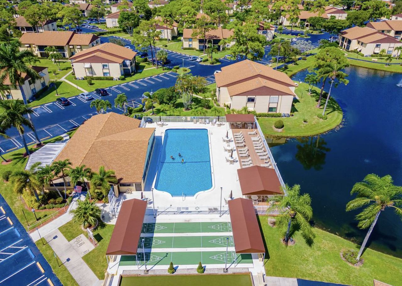 221 Pine Hov Cir #D - Photo 3 of 33