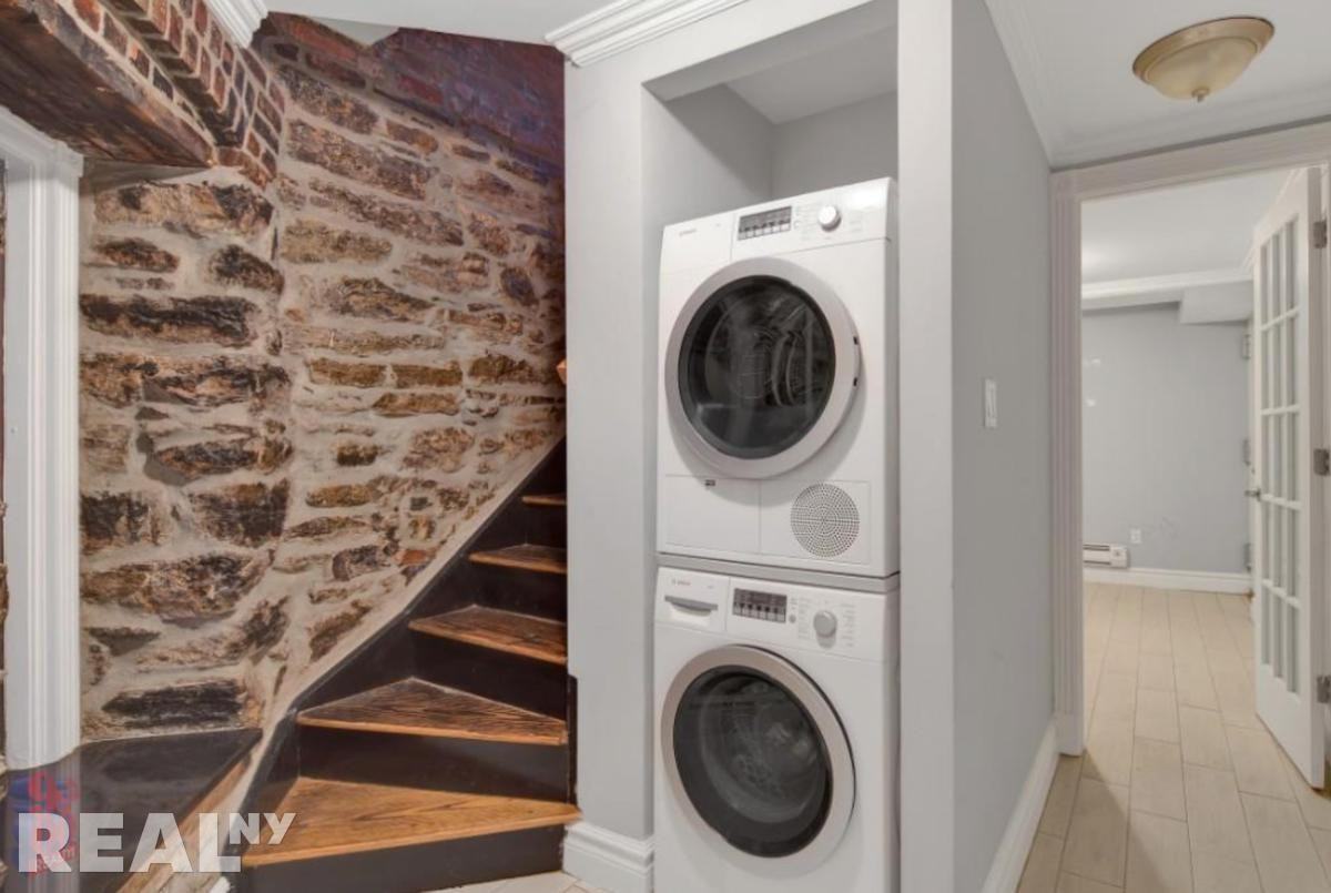 Mott St #4 - Photo 3 of 10