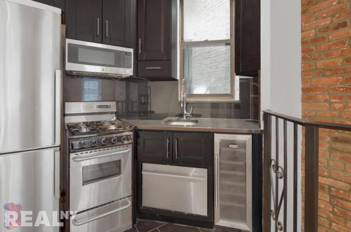 Mott St #4 - Photo 6 of 10