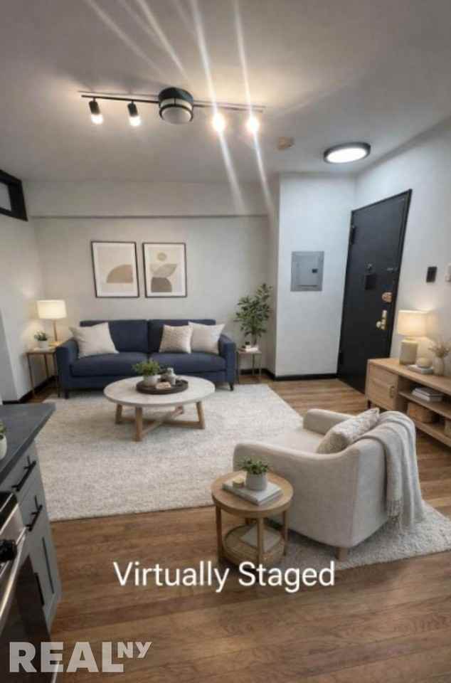 E 58th St #5B - Photo 4 of 4