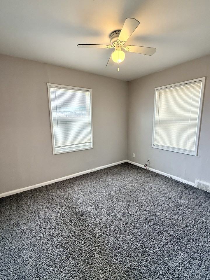 9534 Charlotte St #1 - Photo 7 of 9