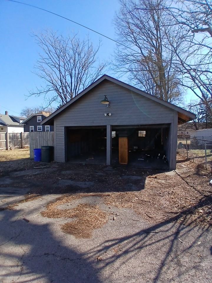 1610 Post Ave #1 - Photo 2 of 13