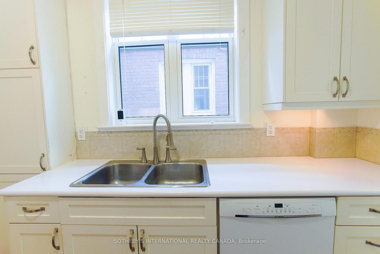 49 Hillsdale Avenue West - Photo 3 of 25