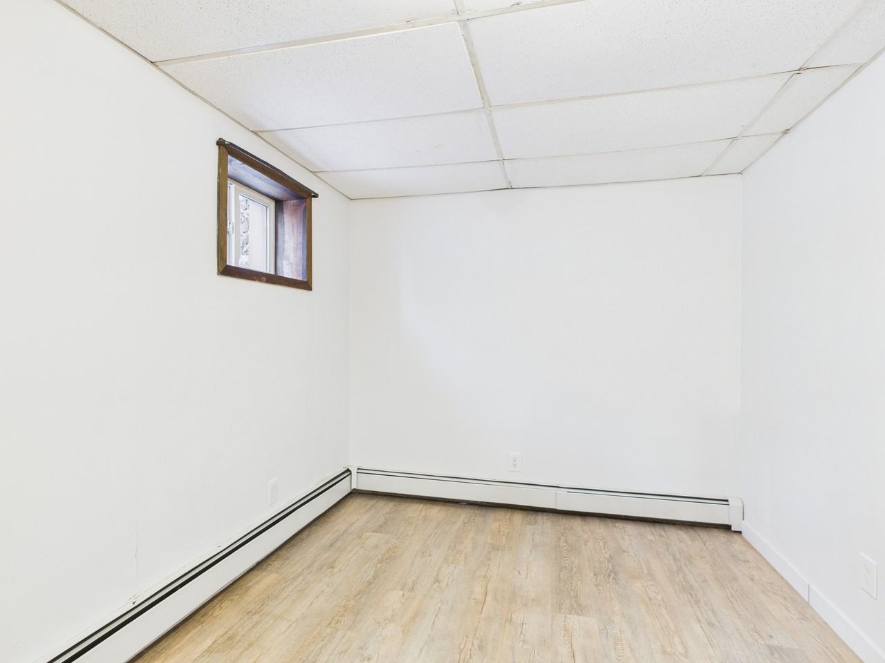 2763 Mack Blvd #4 - Photo 3 of 15