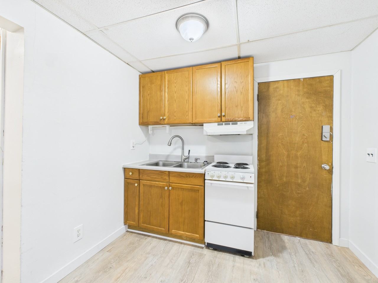 2763 Mack Blvd #4 - Photo 5 of 15