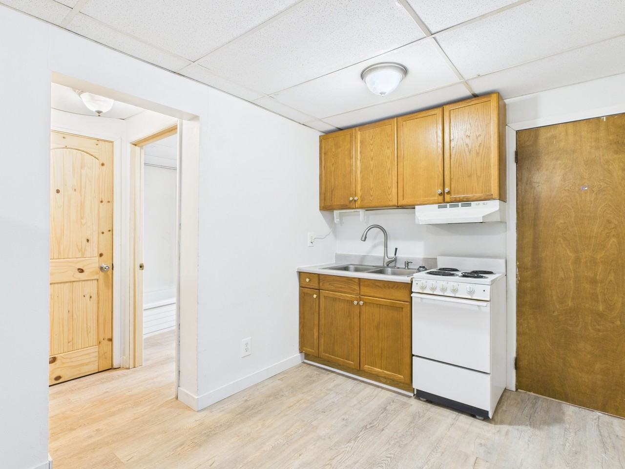 2763 Mack Blvd #4 - Photo 6 of 15