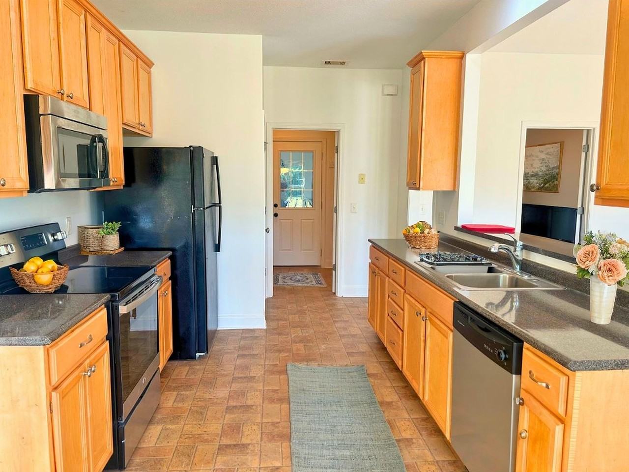 1602 Hucknall Pl #1 - Photo 3 of 19