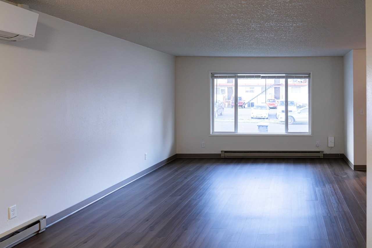 1223 E 5th St #1 - Photo 4 of 31