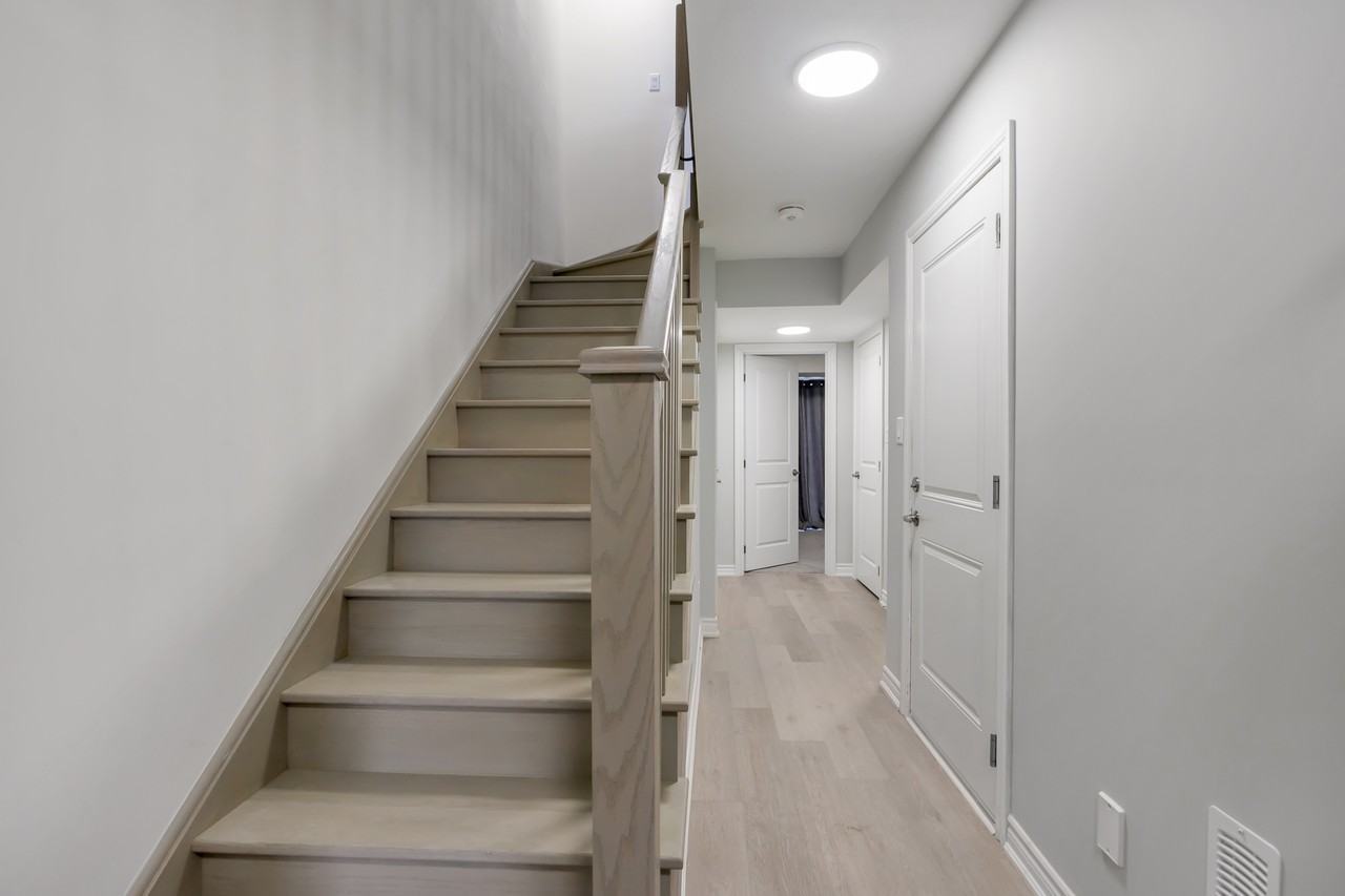 33 Dawson Dr, Collingwood, ON L9Y 5B4, Canada - Photo 3 of 20