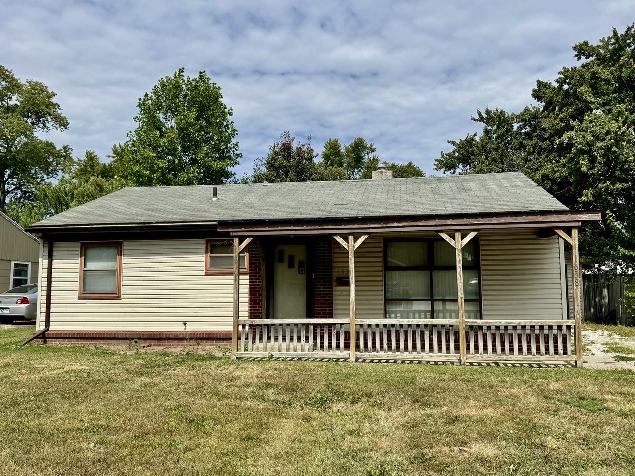 1638 W Elm St #1 - Photo 2 of 9