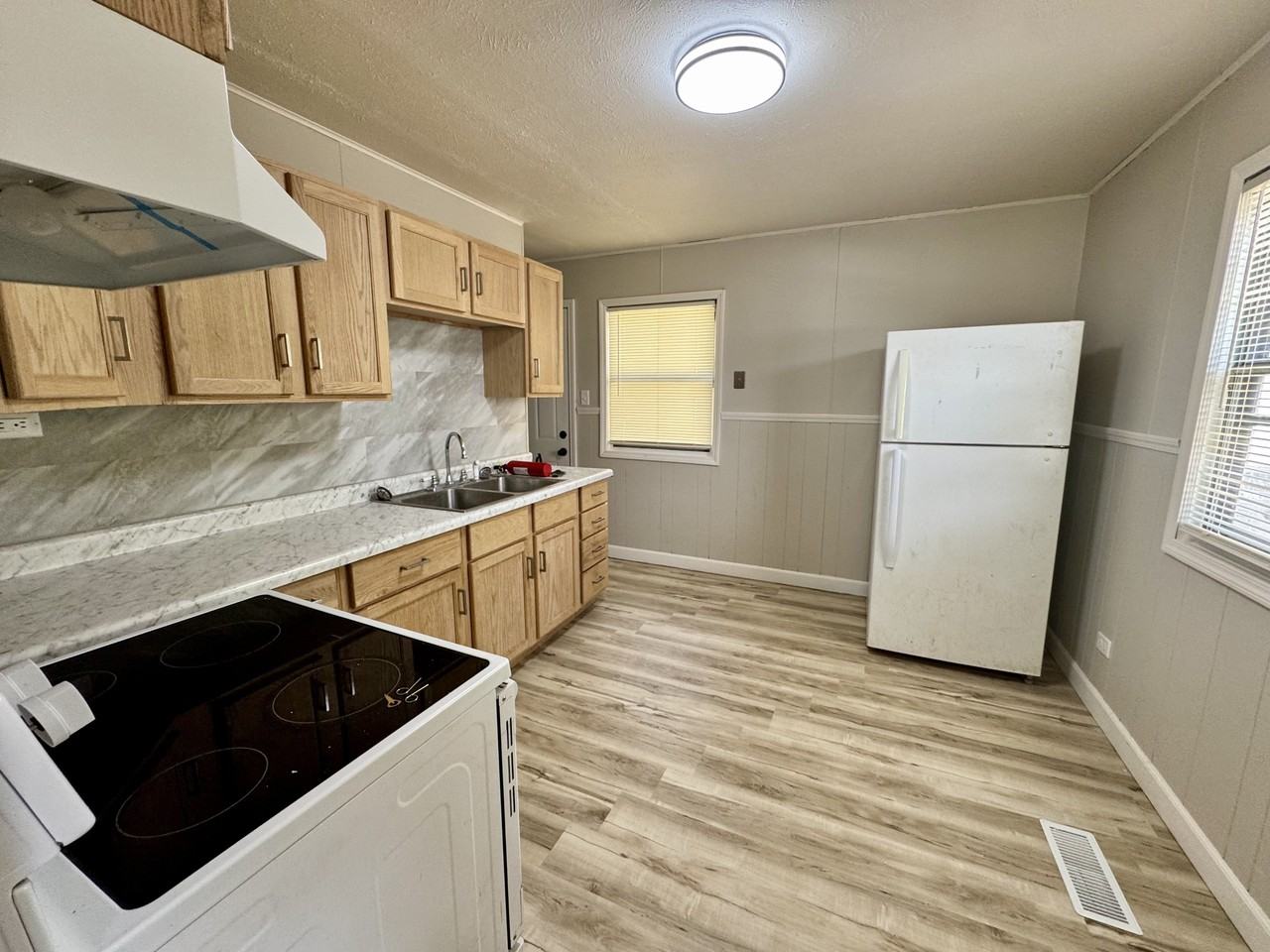 1638 W Elm St #1 - Photo 4 of 9