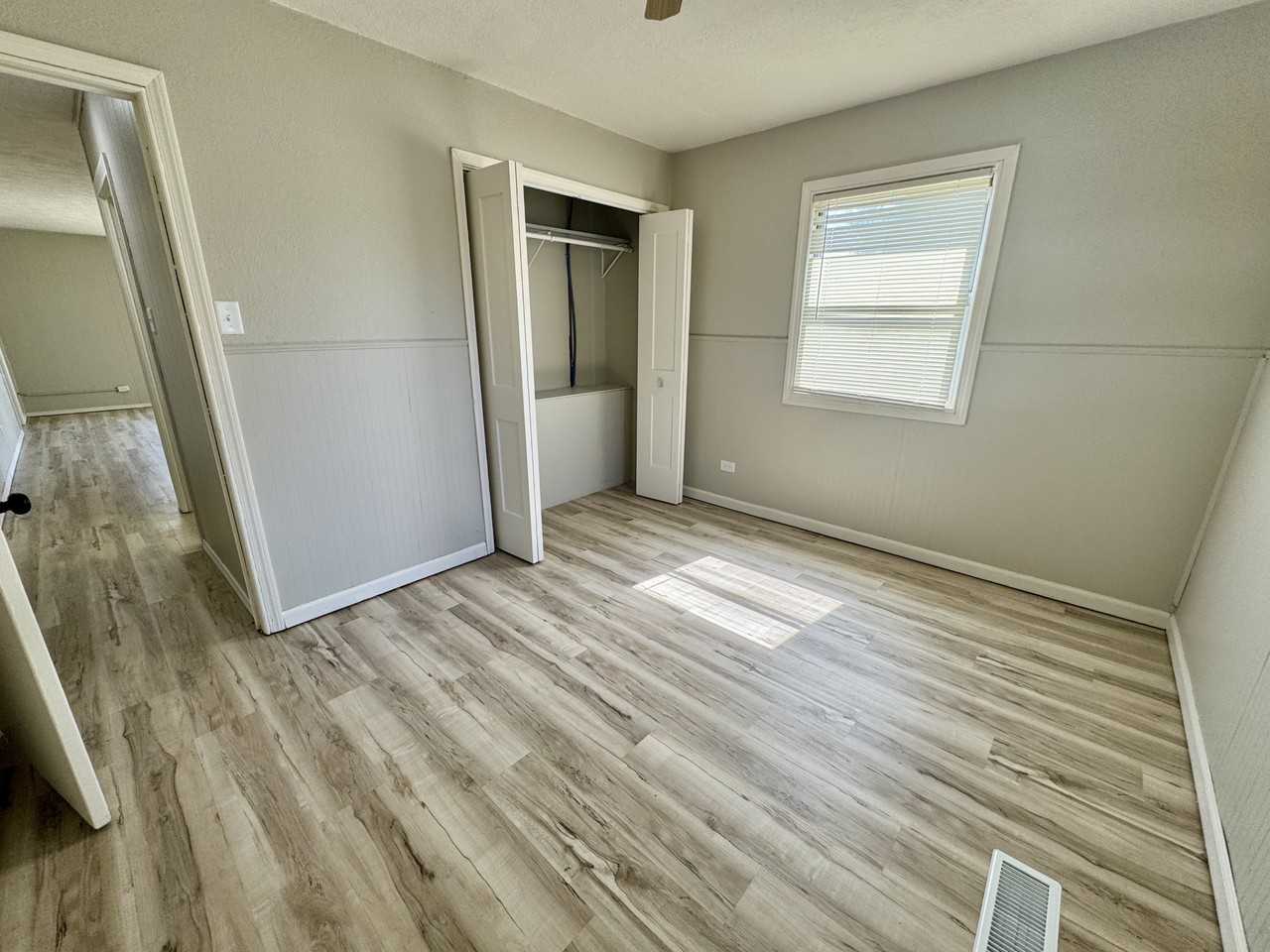 1638 W Elm St #1 - Photo 5 of 9