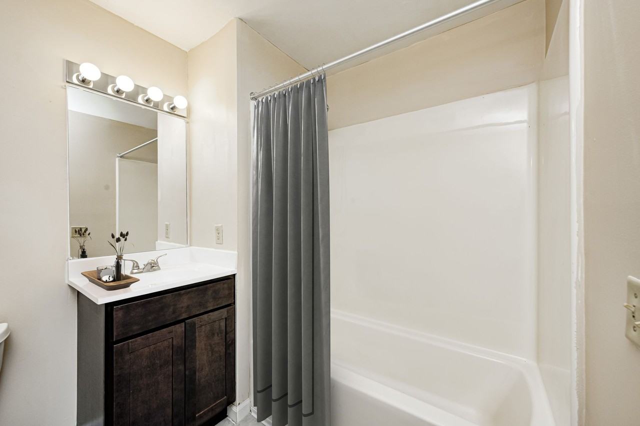 Water's Edge - Photo 4 of 29