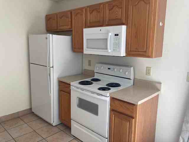 1902 W 38th St #4 - Photo 4 of 12