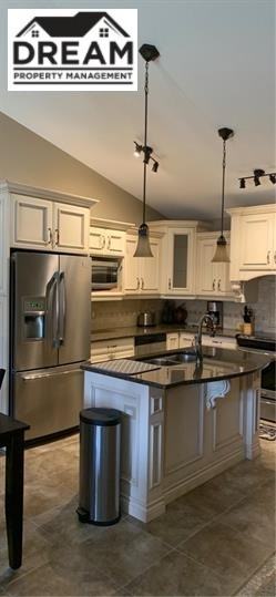 200 Bentley Crt #1 - Photo 4 of 32