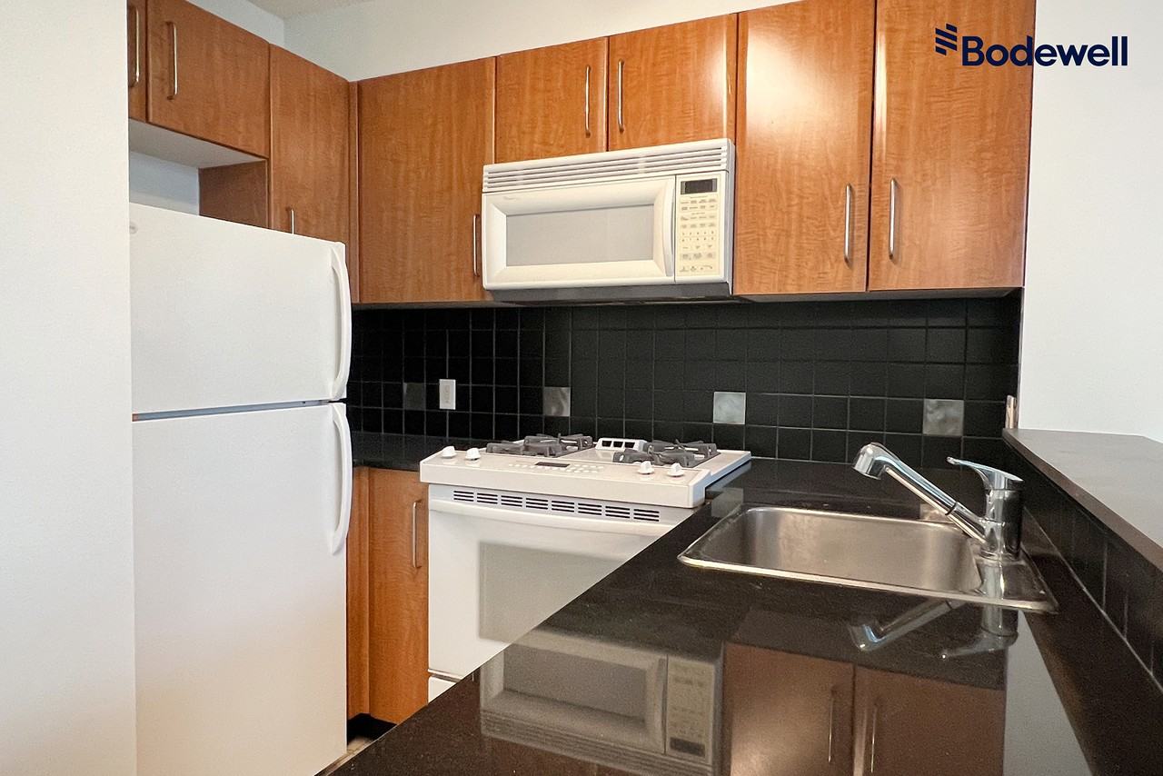 501 Pacific St - Photo 4 of 15