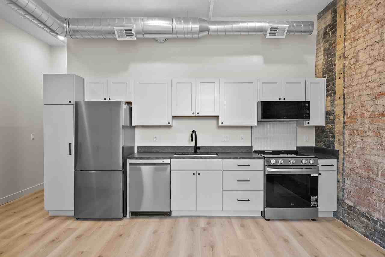 Coney Island Lofts - Photo 4 of 33