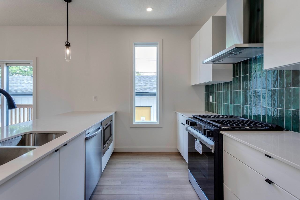 Prince Charles 4 Plex - Photo 2 of 37