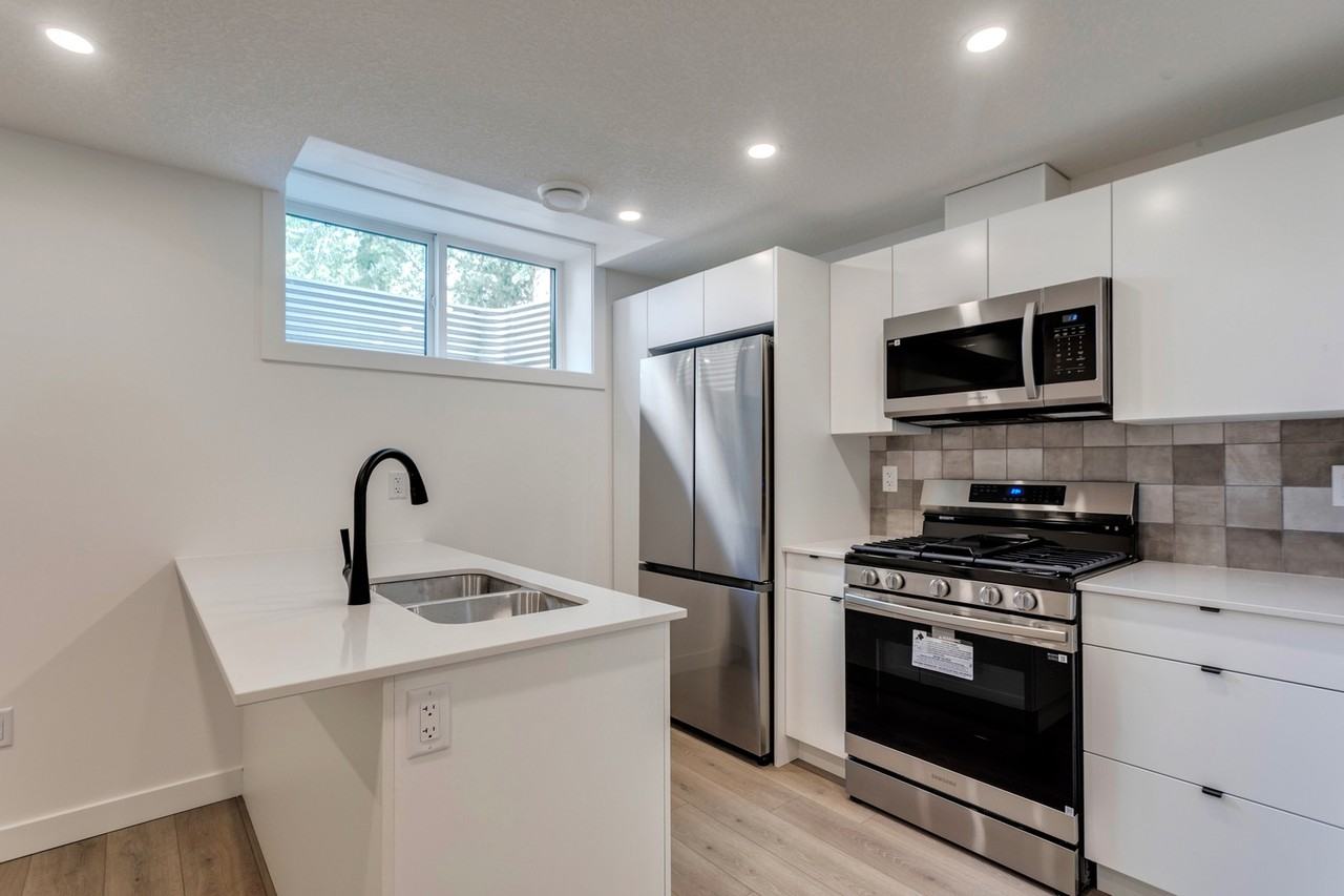 Prince Charles 4 Plex - Photo 6 of 37