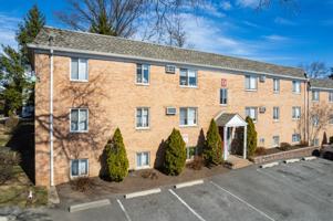 featured image of 18 N Oak Ave