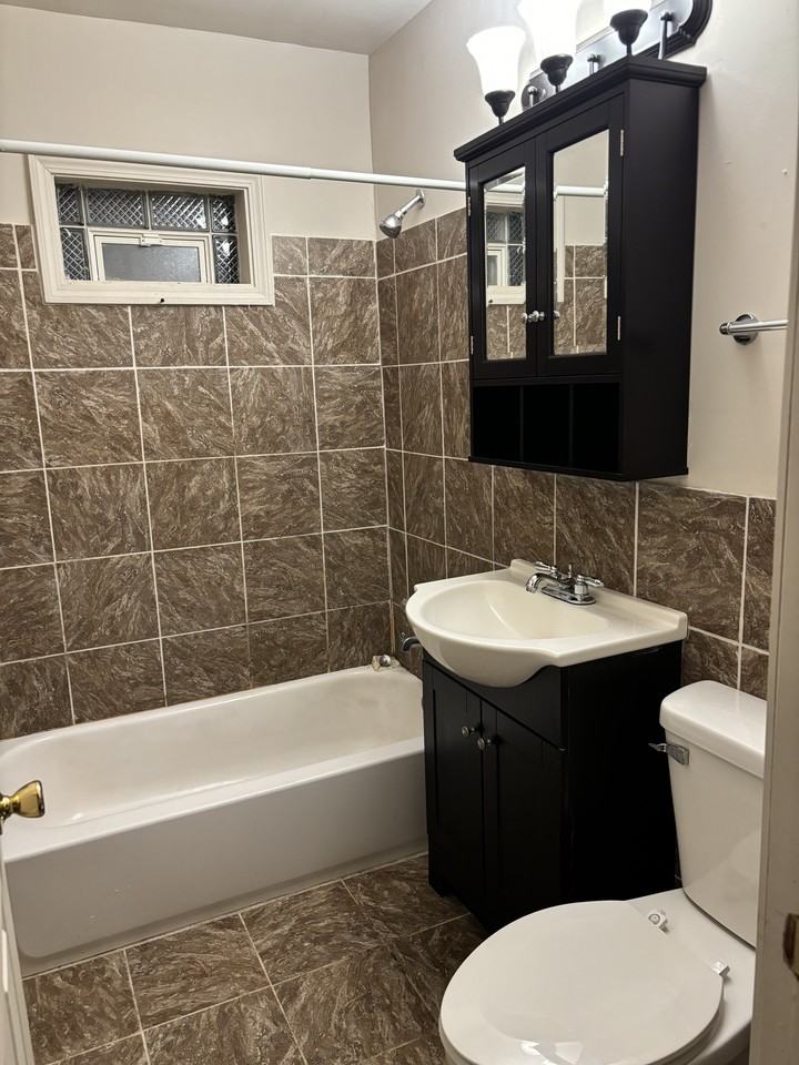 3648 Buchanan St #1 - Photo 5 of 7