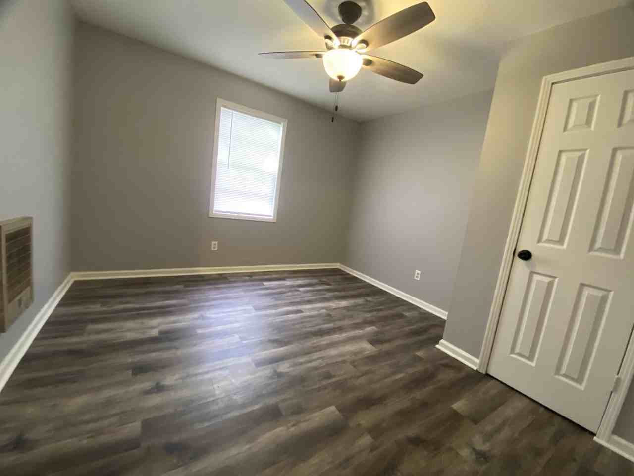 311 S Bond Ave #1 - Photo 5 of 9