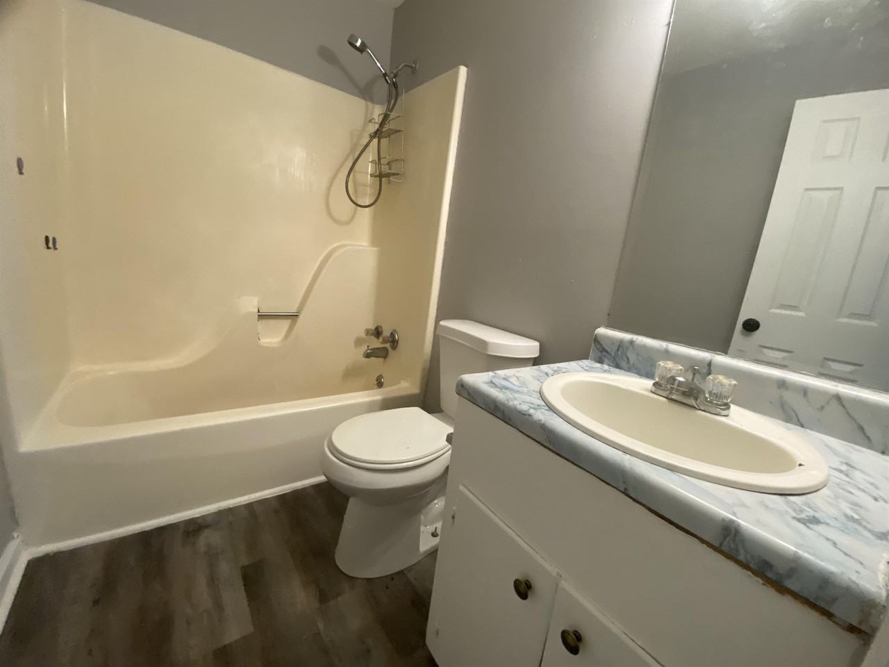 311 S Bond Ave #1 - Photo 7 of 9