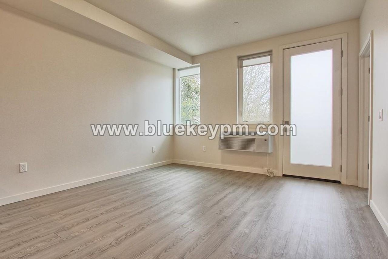 ORYA1515 - Photo 2 of 12