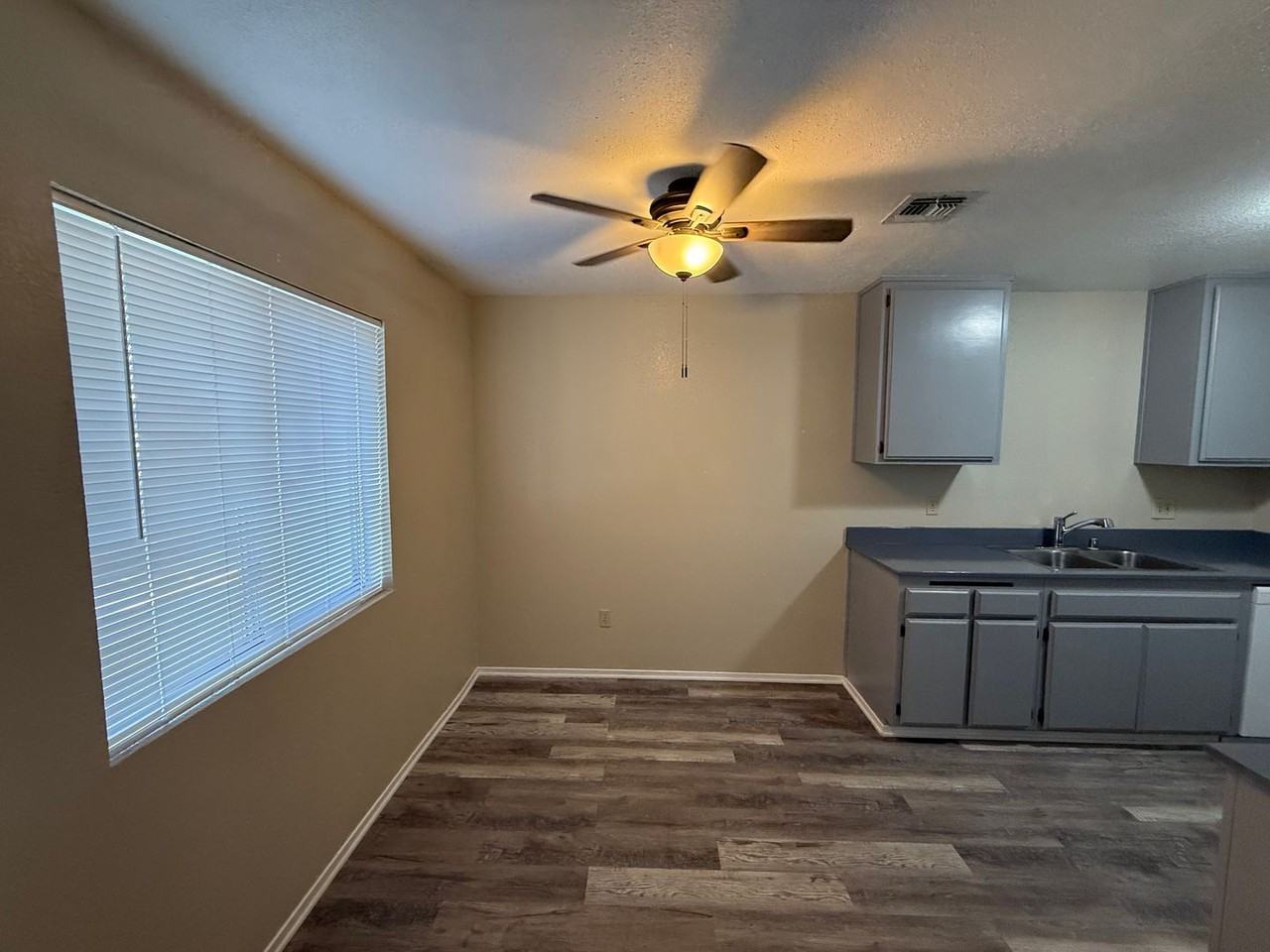 840 E Ridgecrest Blvd #35 - Photo 3 of 20