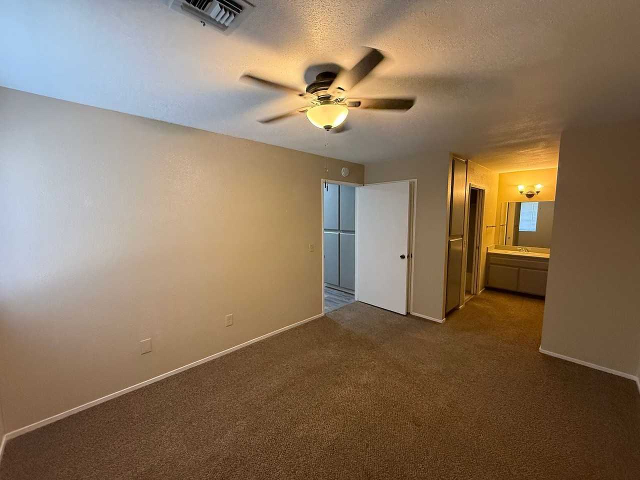 840 E Ridgecrest Blvd #35 - Photo 7 of 20