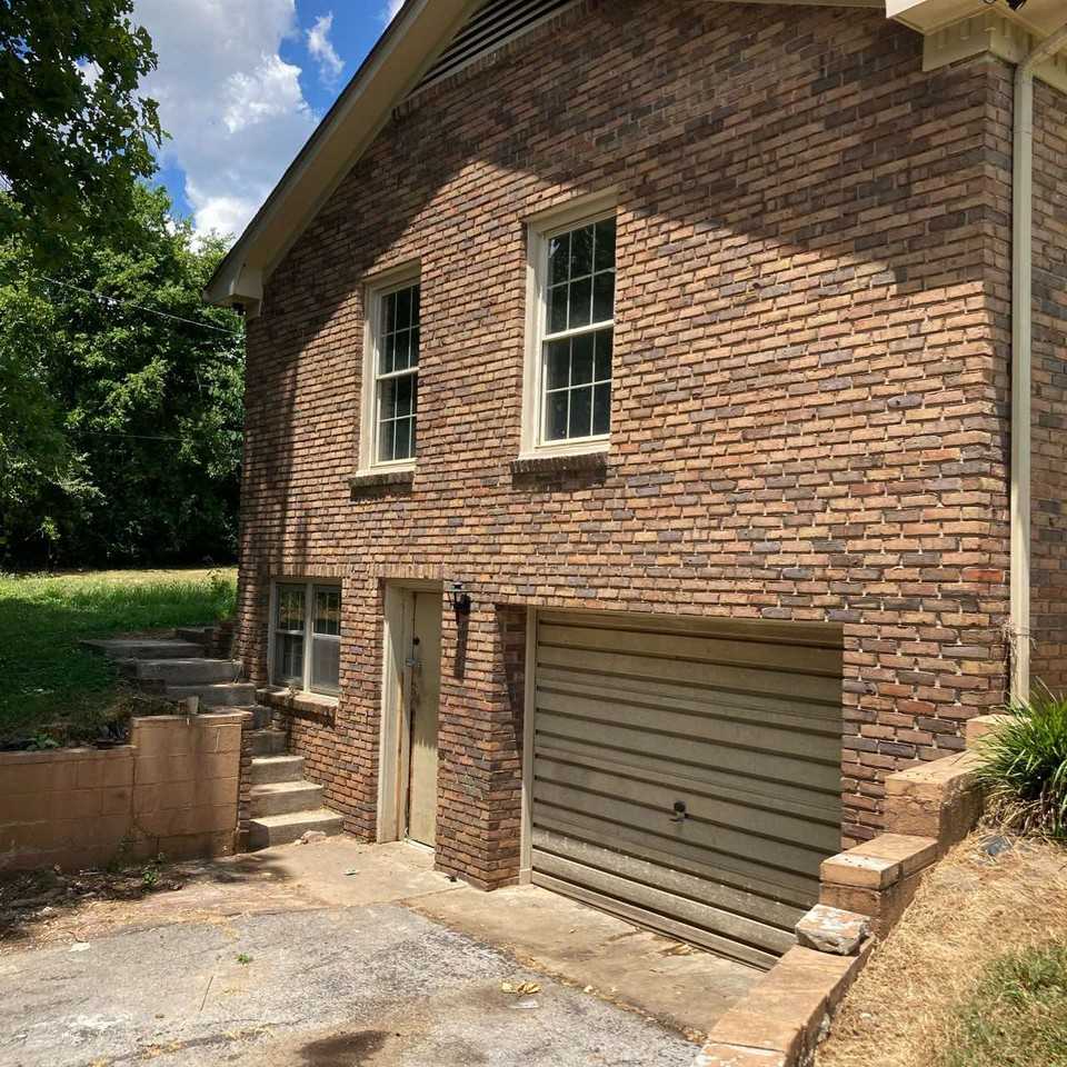 511 E Parkview Dr #1 - Photo 2 of 10