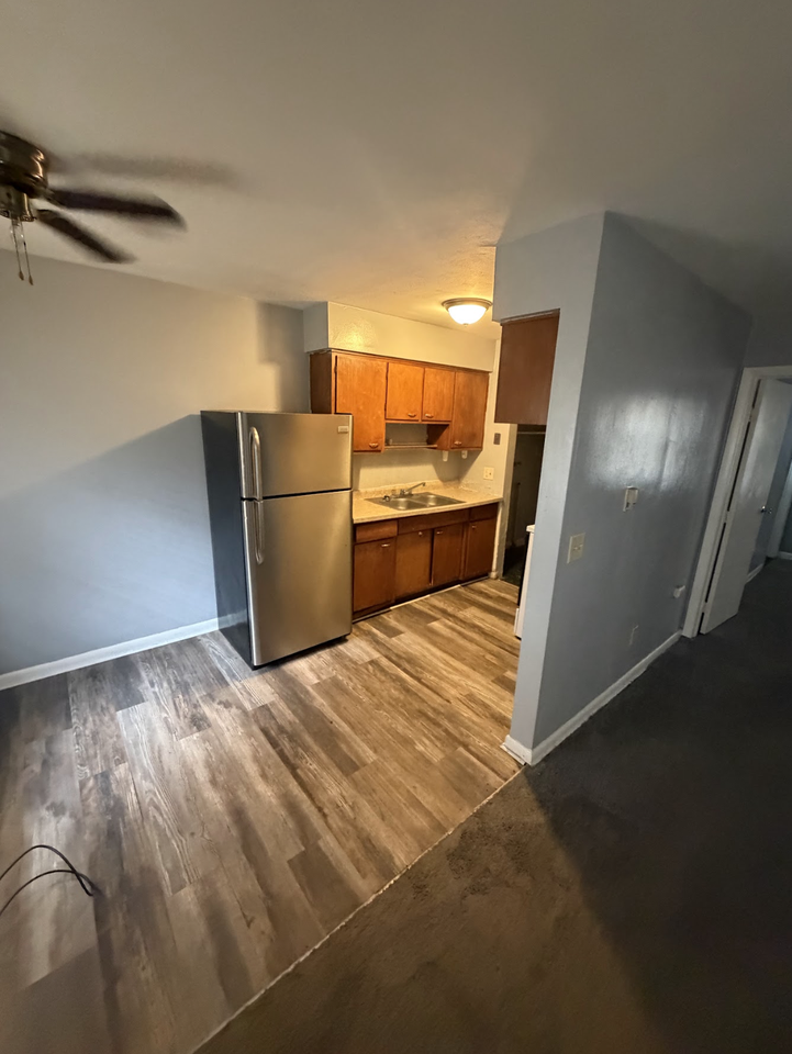 Daniel Williams - 1948 Victoria Avenue - B #B - Photo 4 of 7