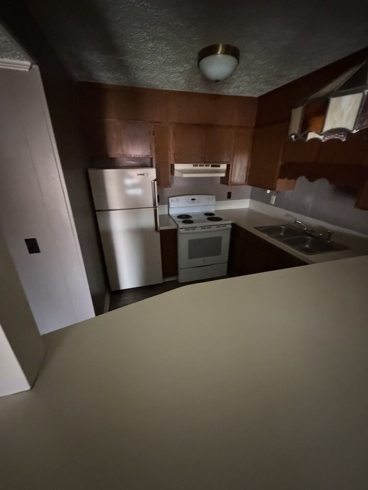 110 - 116 East Chilhowie Avenue - 6 #6 - Photo 2 of 10