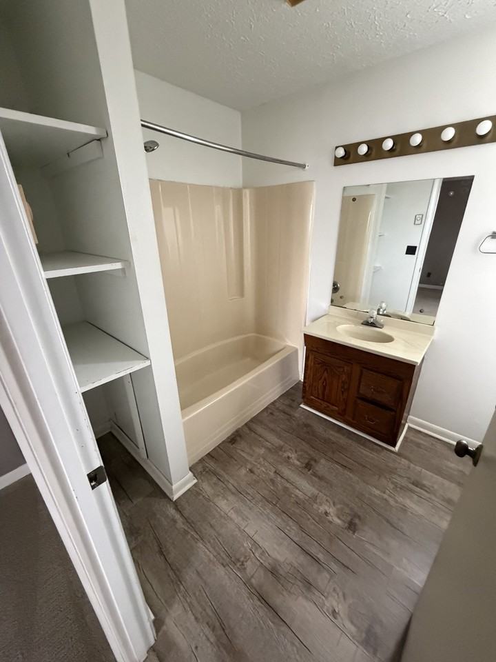 110 - 116 East Chilhowie Avenue - 6 #6 - Photo 5 of 10