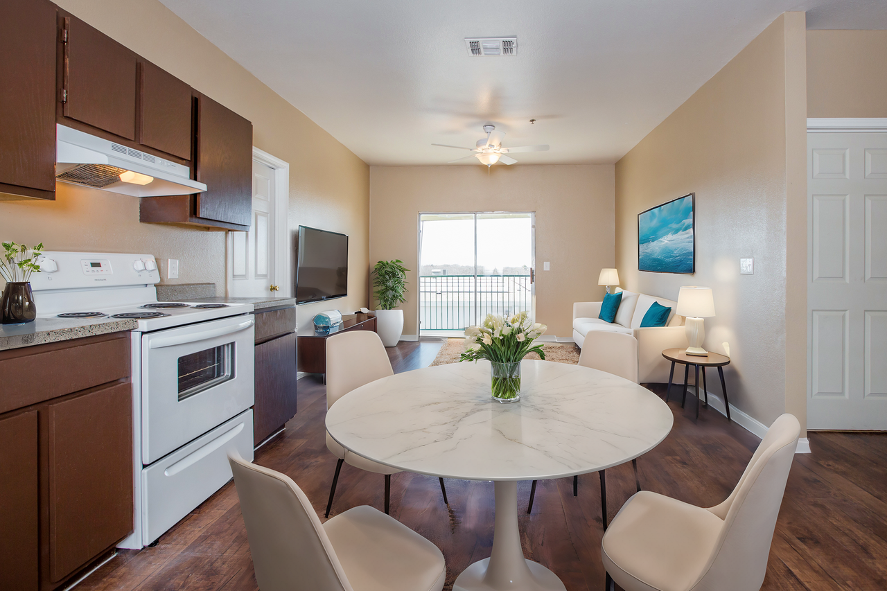 Lago Vista Apartments - Photo 2 of 38