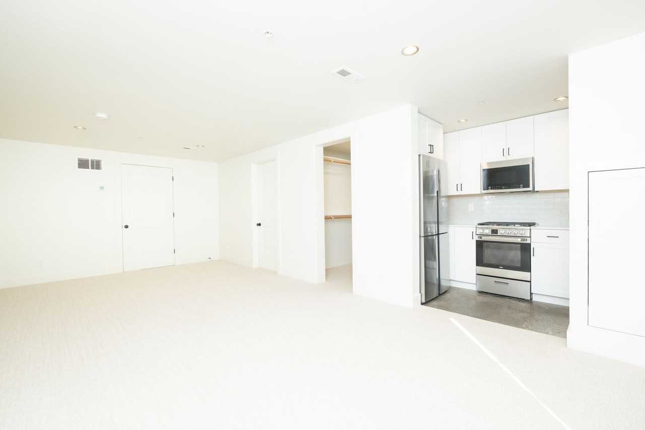 2915A-2989B NW Wilson St. - Photo 3 of 50