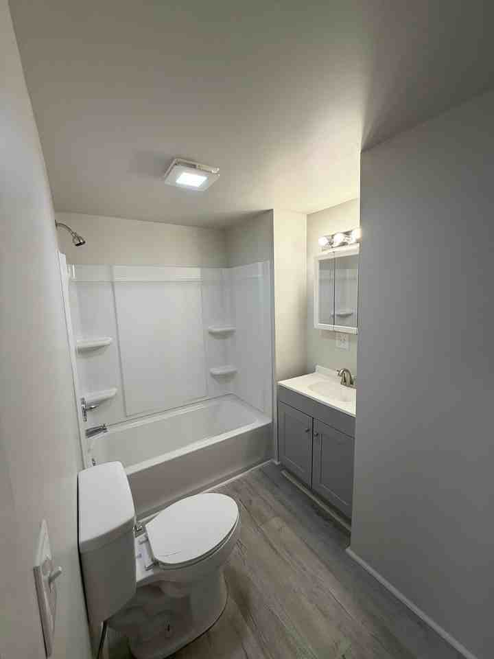 383 Mead St #1 - Photo 6 of 10