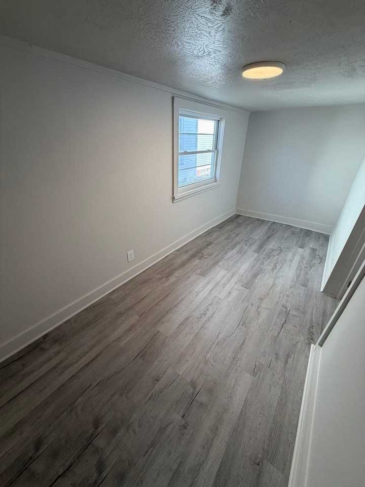 383 Mead St #1 - Photo 7 of 10