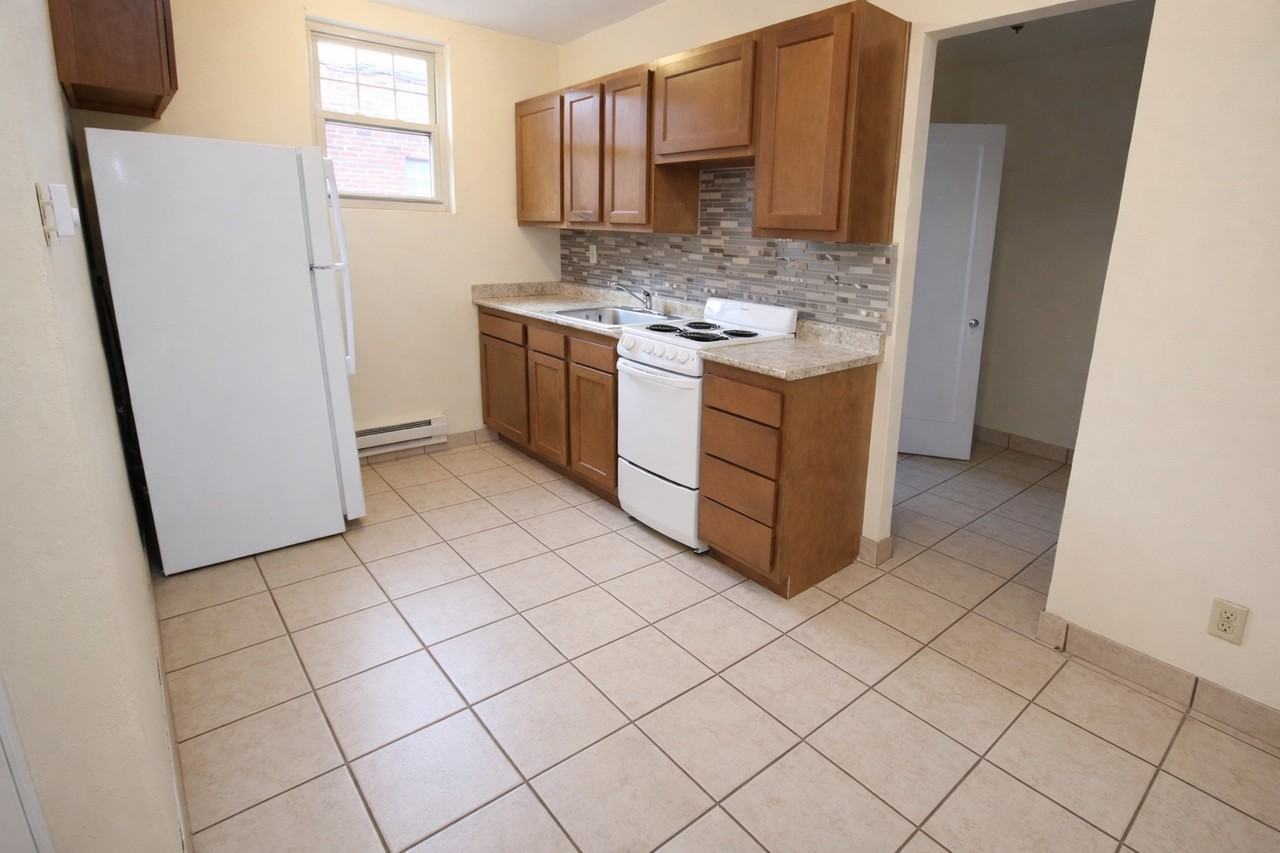 135 NORTH CRAIG STREETAPT 6 #L06 - Photo 3 of 7