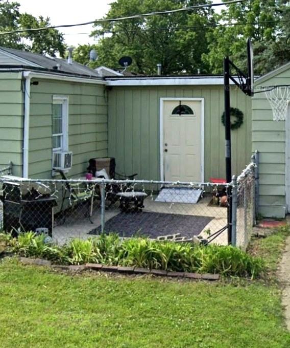 1657 N Adams St #1 - Photo 2 of 20