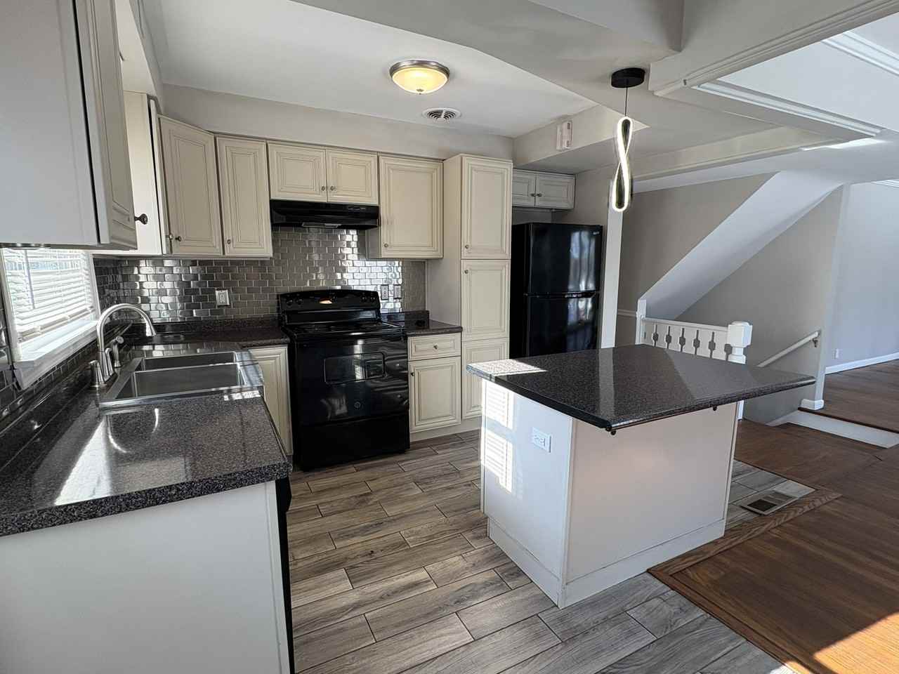 989 Keystone Dr #1 - Photo 6 of 37