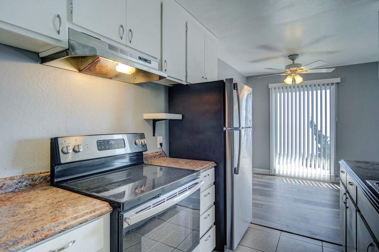 2019 Shoreline Drive - Photo 3 of 19